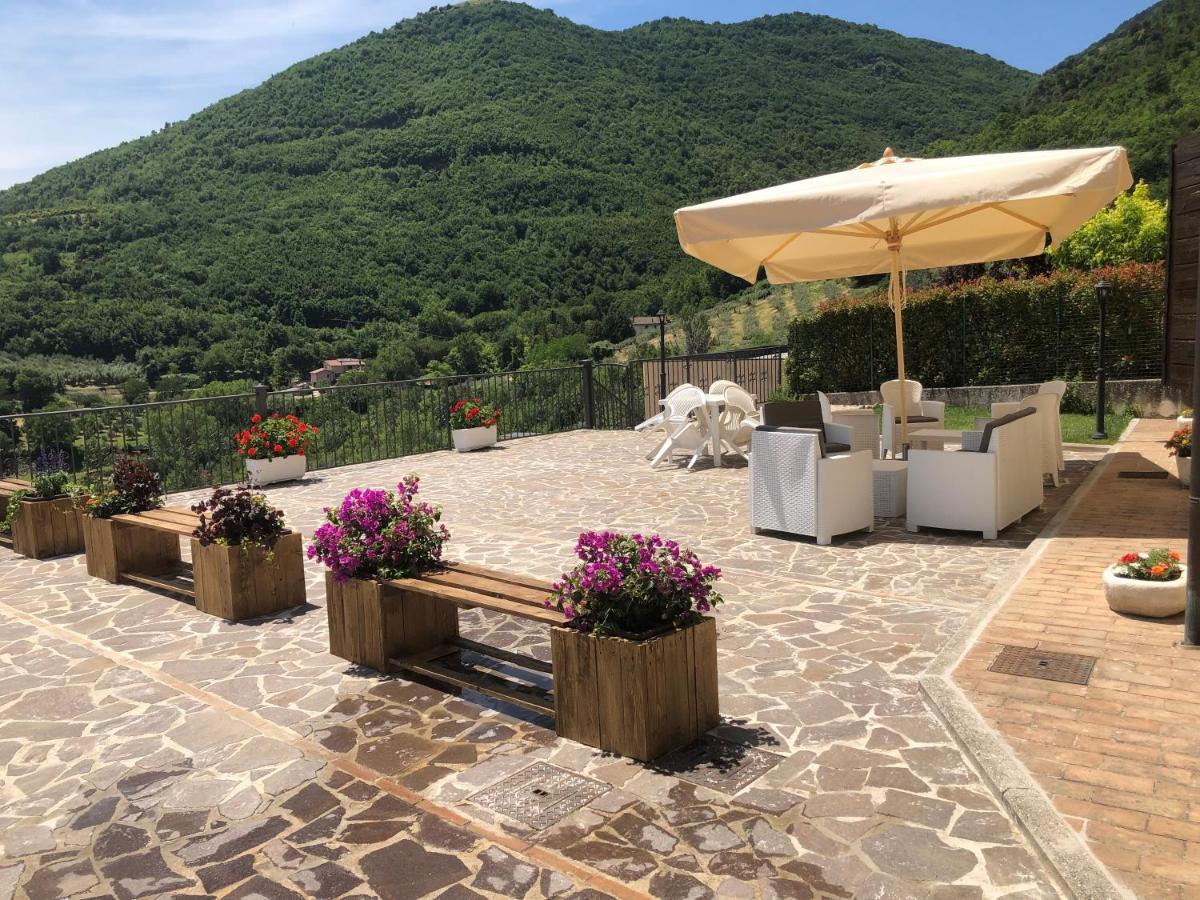 Casa Vacanze Vecchio Frantoio Residenza Leccino スポレート エクステリア 写真
