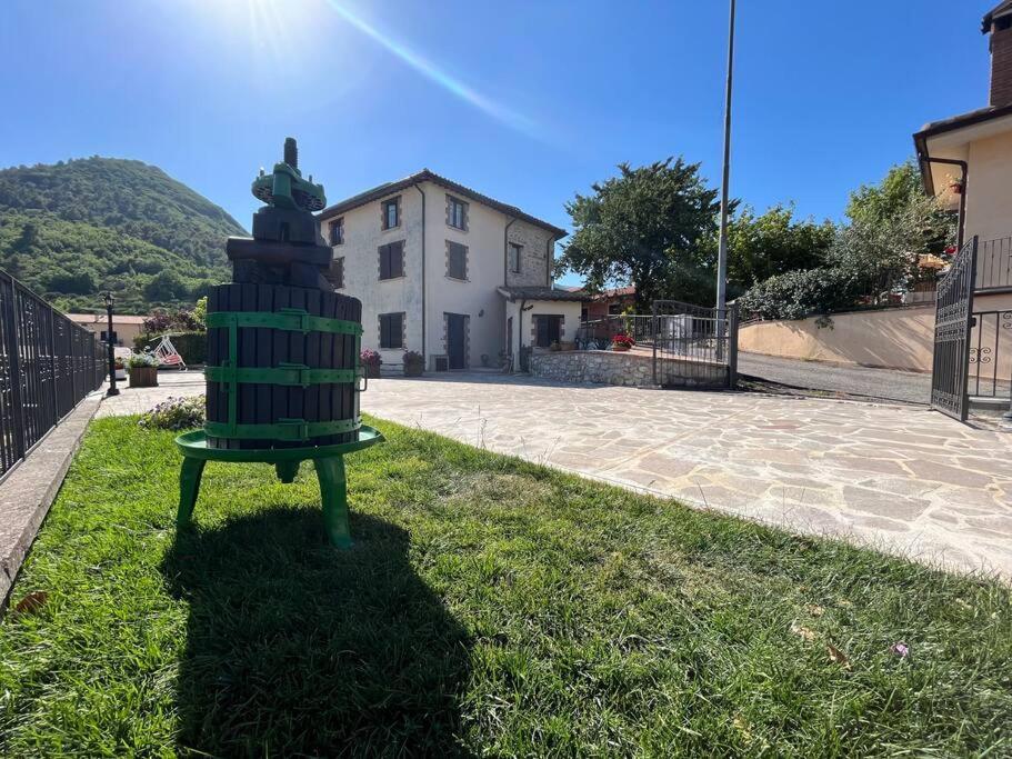 Casa Vacanze Vecchio Frantoio Residenza Leccino スポレート エクステリア 写真