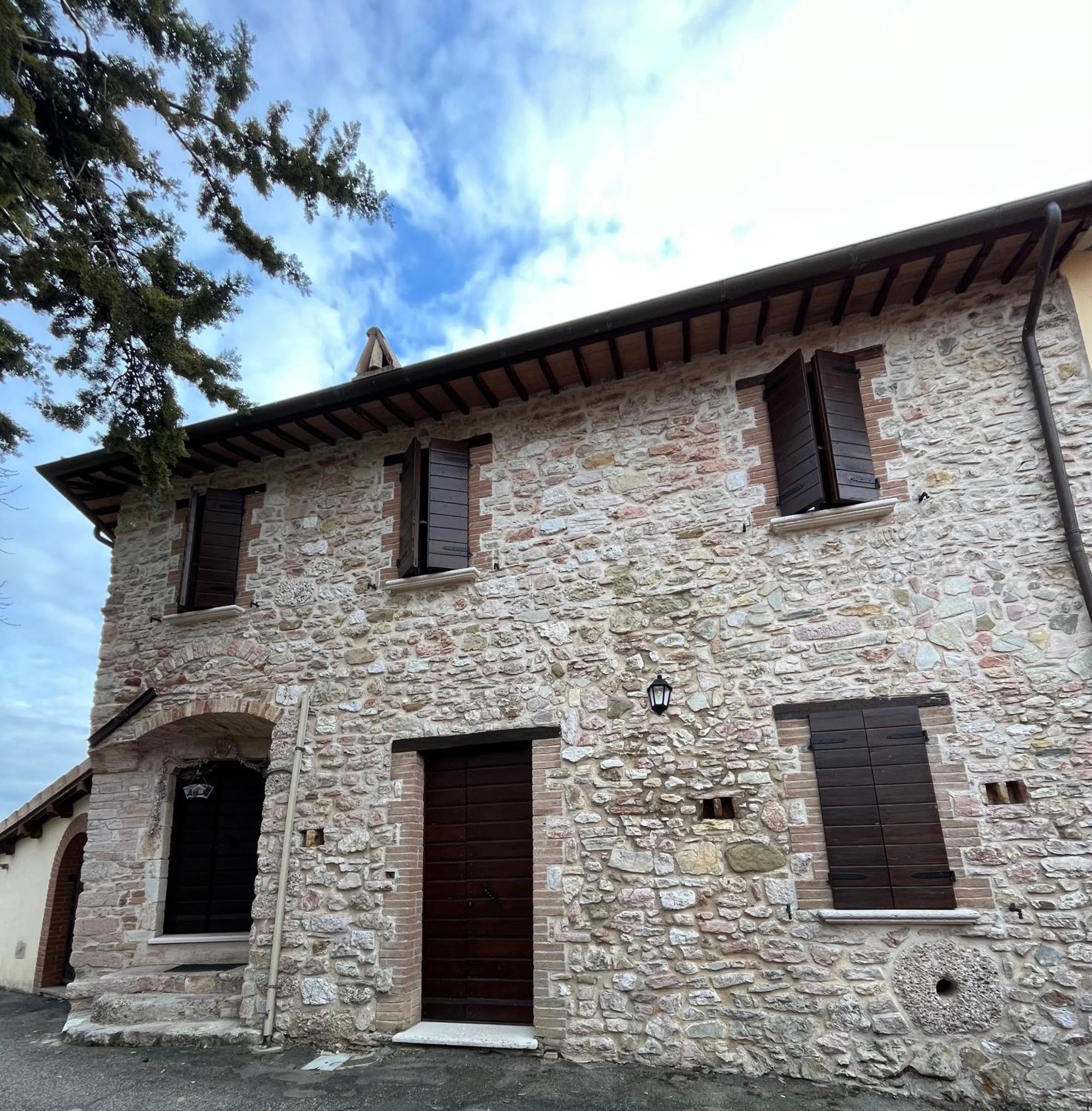 Casa Vacanze Vecchio Frantoio Residenza Leccino スポレート エクステリア 写真